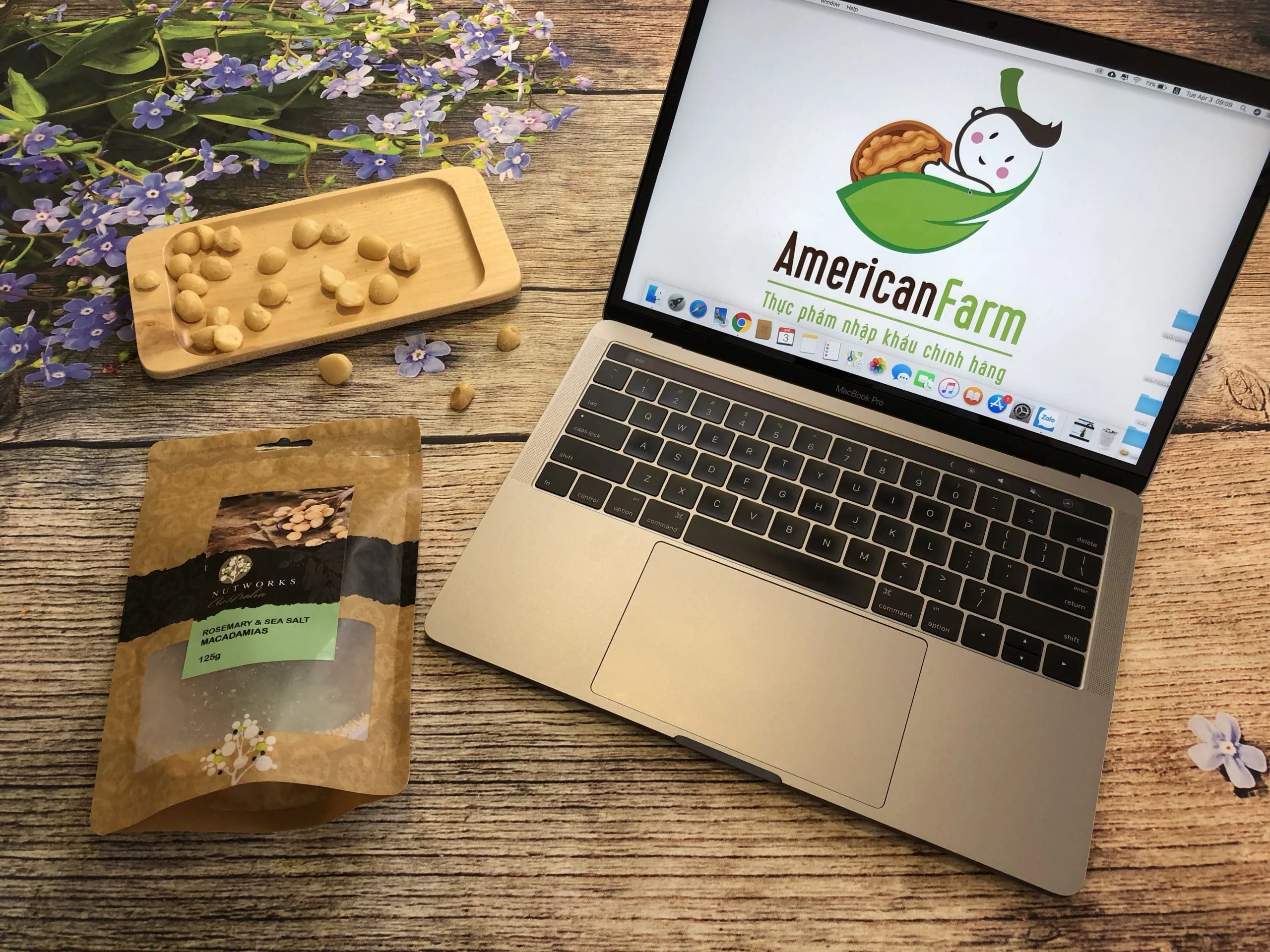 Hạt mắc ca tẩm mật ong